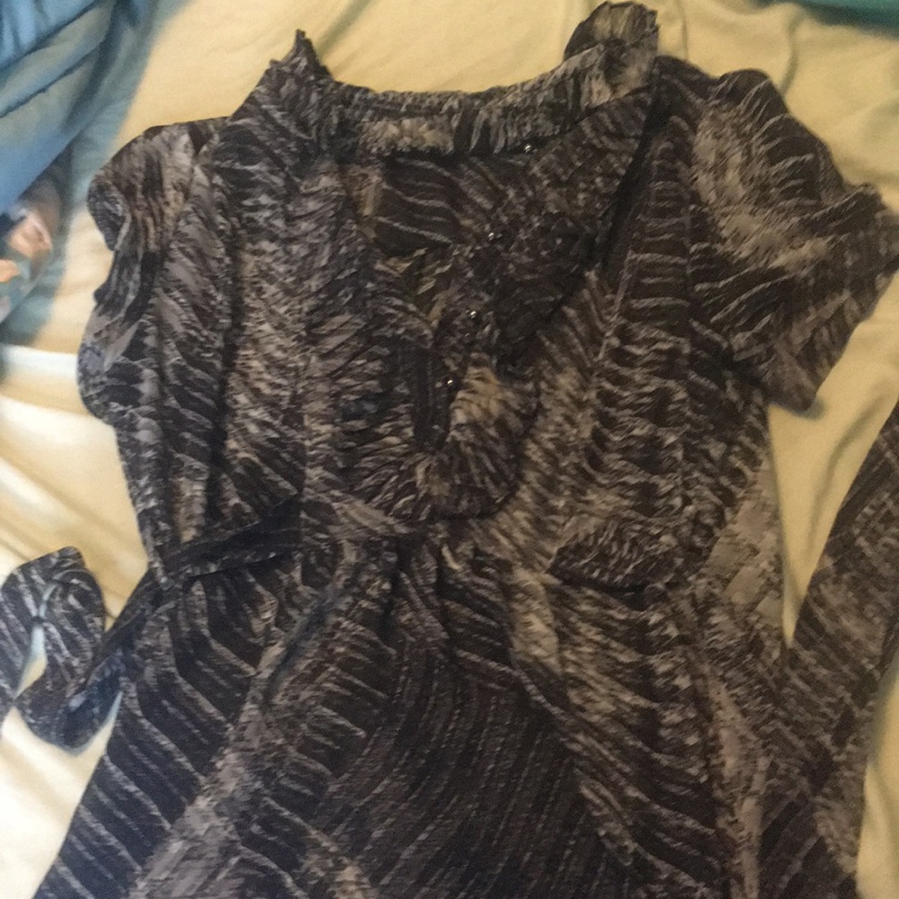 Black and white flowy dress shirt